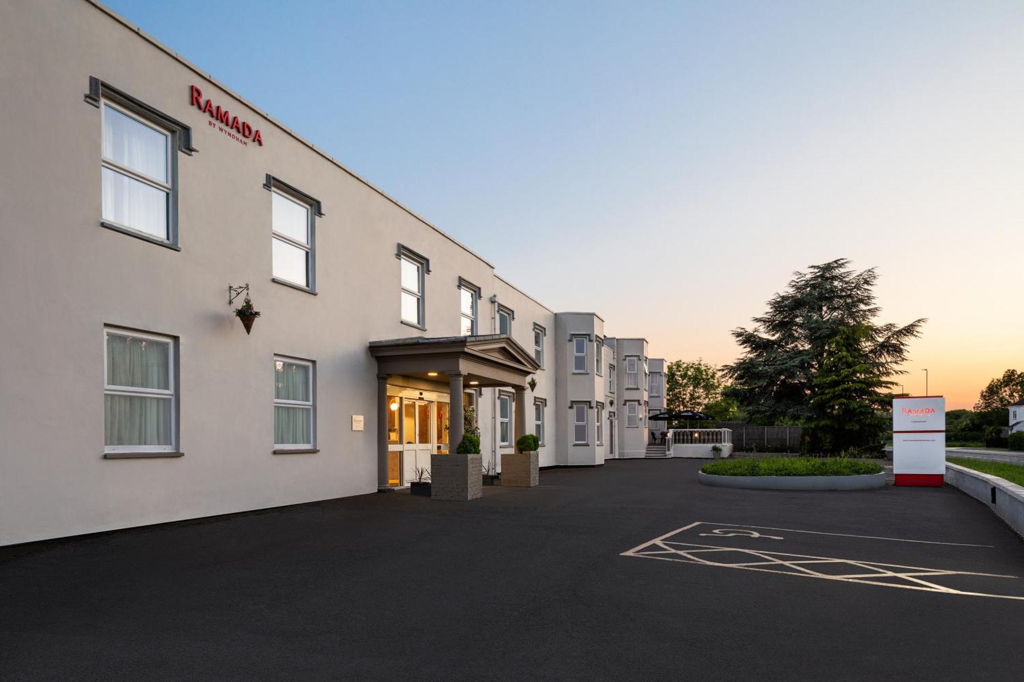 Ramada By Wyndham Cheltenham Golden Valley Luaran gambar