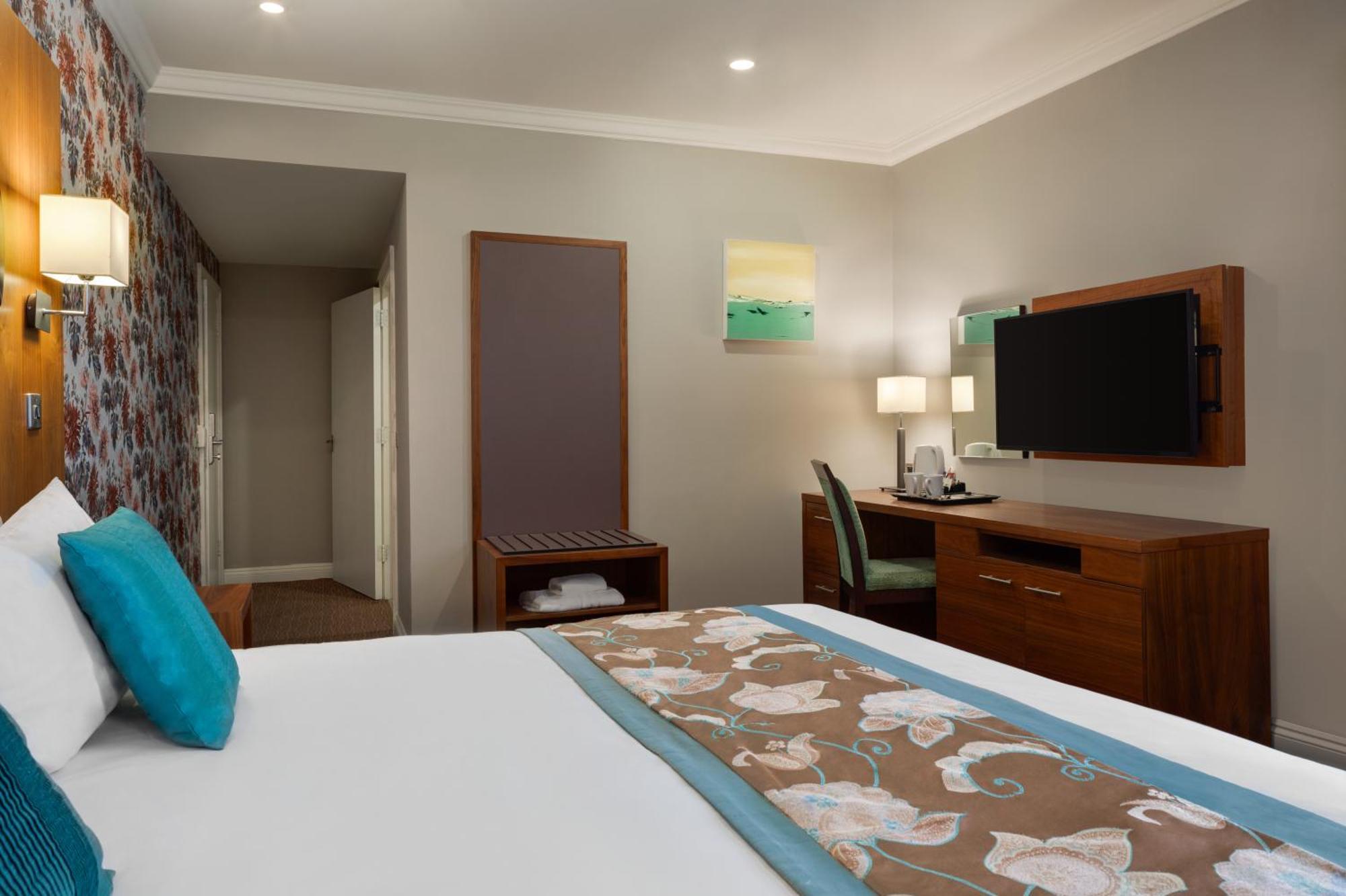Ramada By Wyndham Cheltenham Golden Valley Luaran gambar