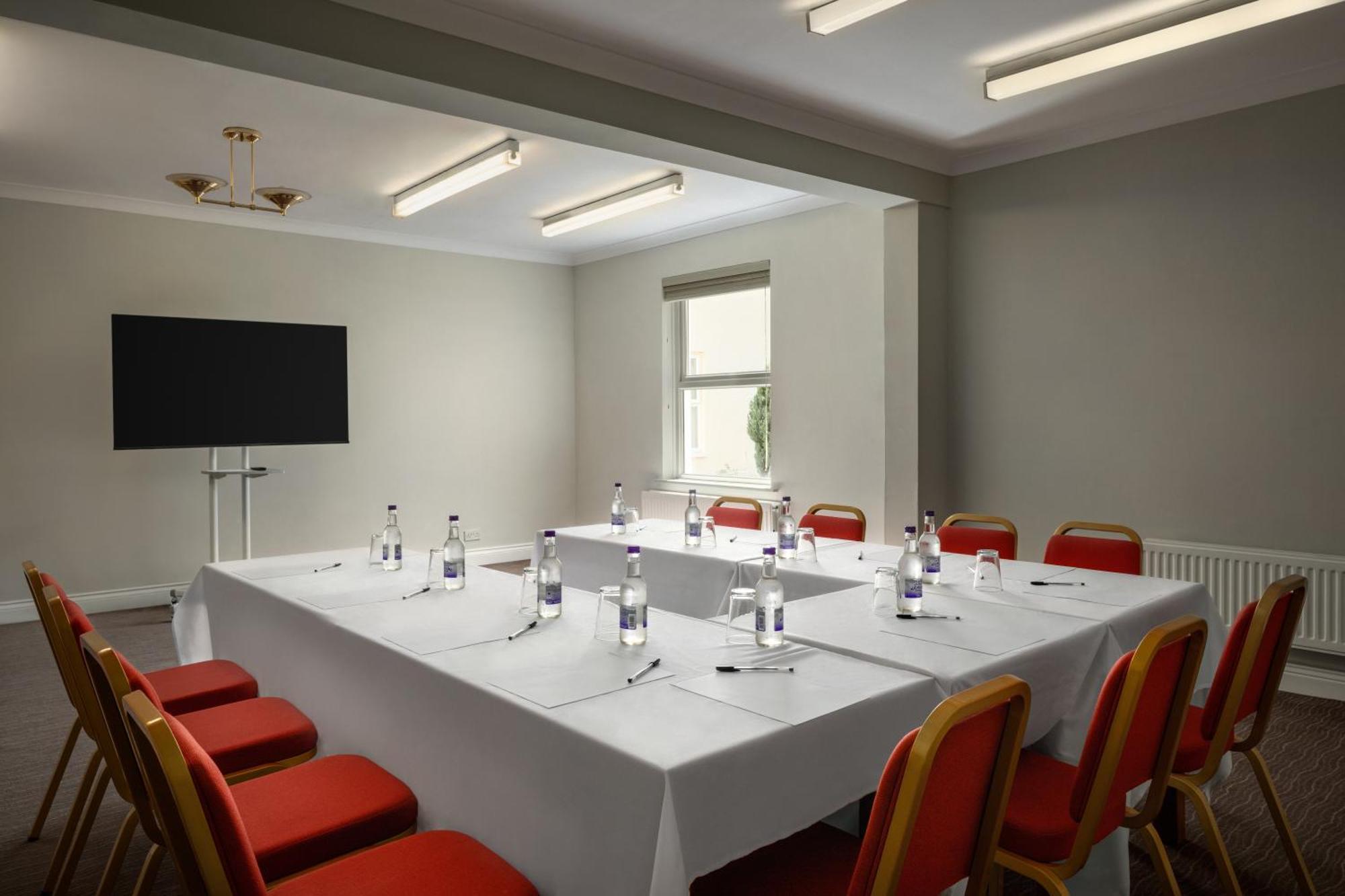 Ramada By Wyndham Cheltenham Golden Valley Luaran gambar