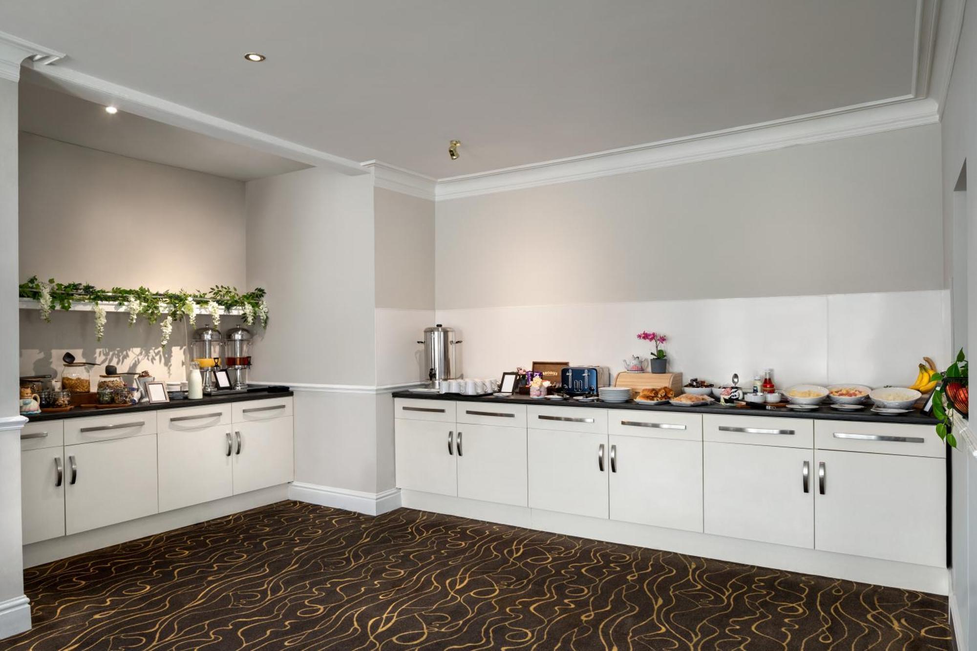 Ramada By Wyndham Cheltenham Golden Valley Luaran gambar