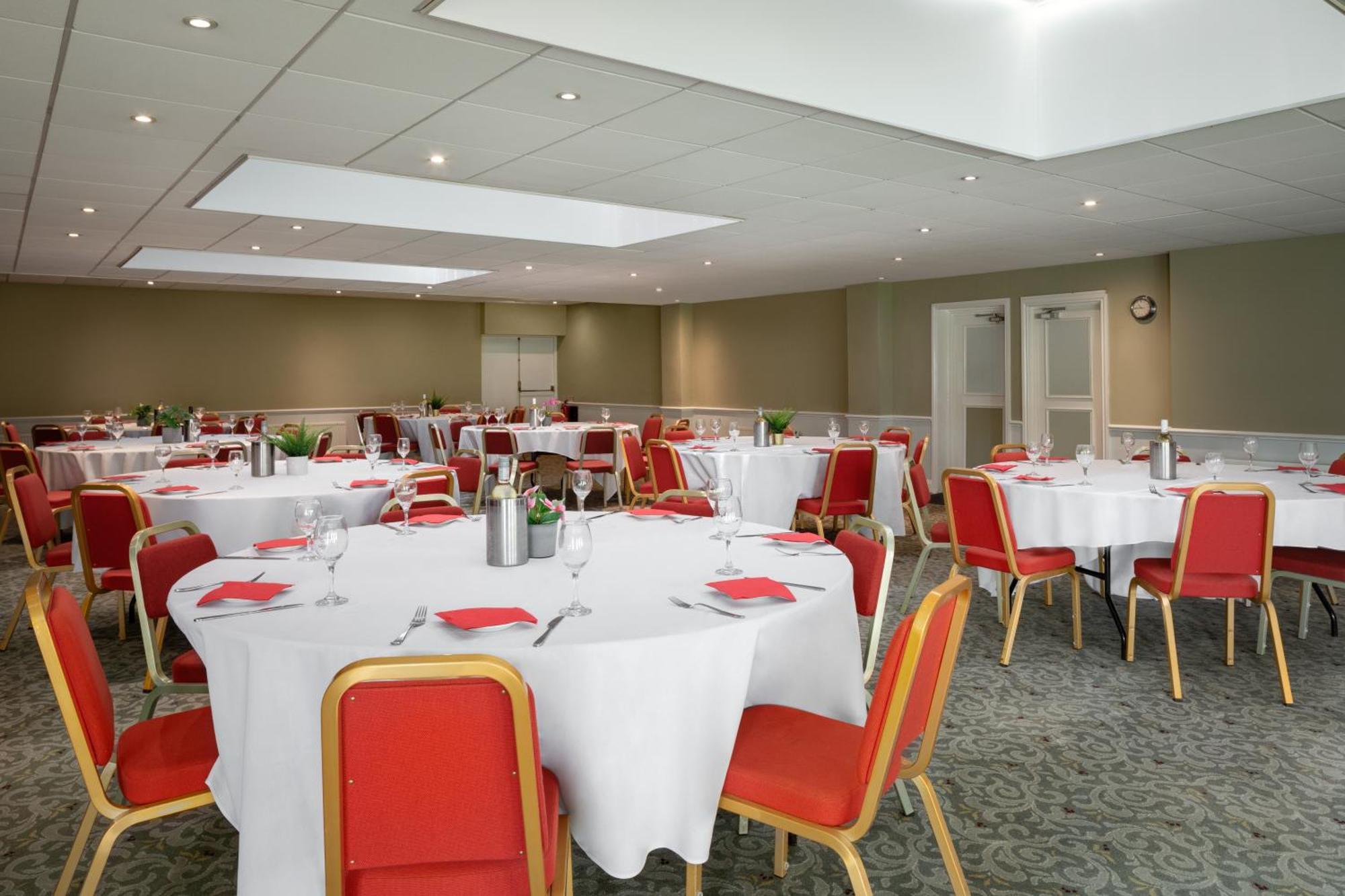 Ramada By Wyndham Cheltenham Golden Valley Luaran gambar